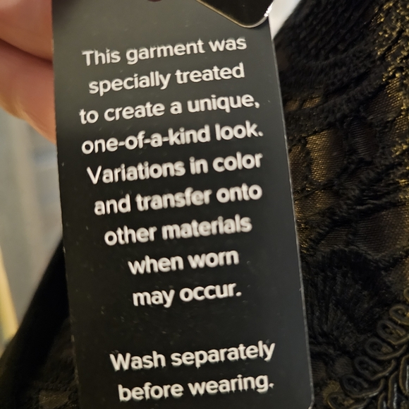 Torrid Woman's Lace Sleeved Raglan Jersey Tee New with Tags. - Picture 2 of 10